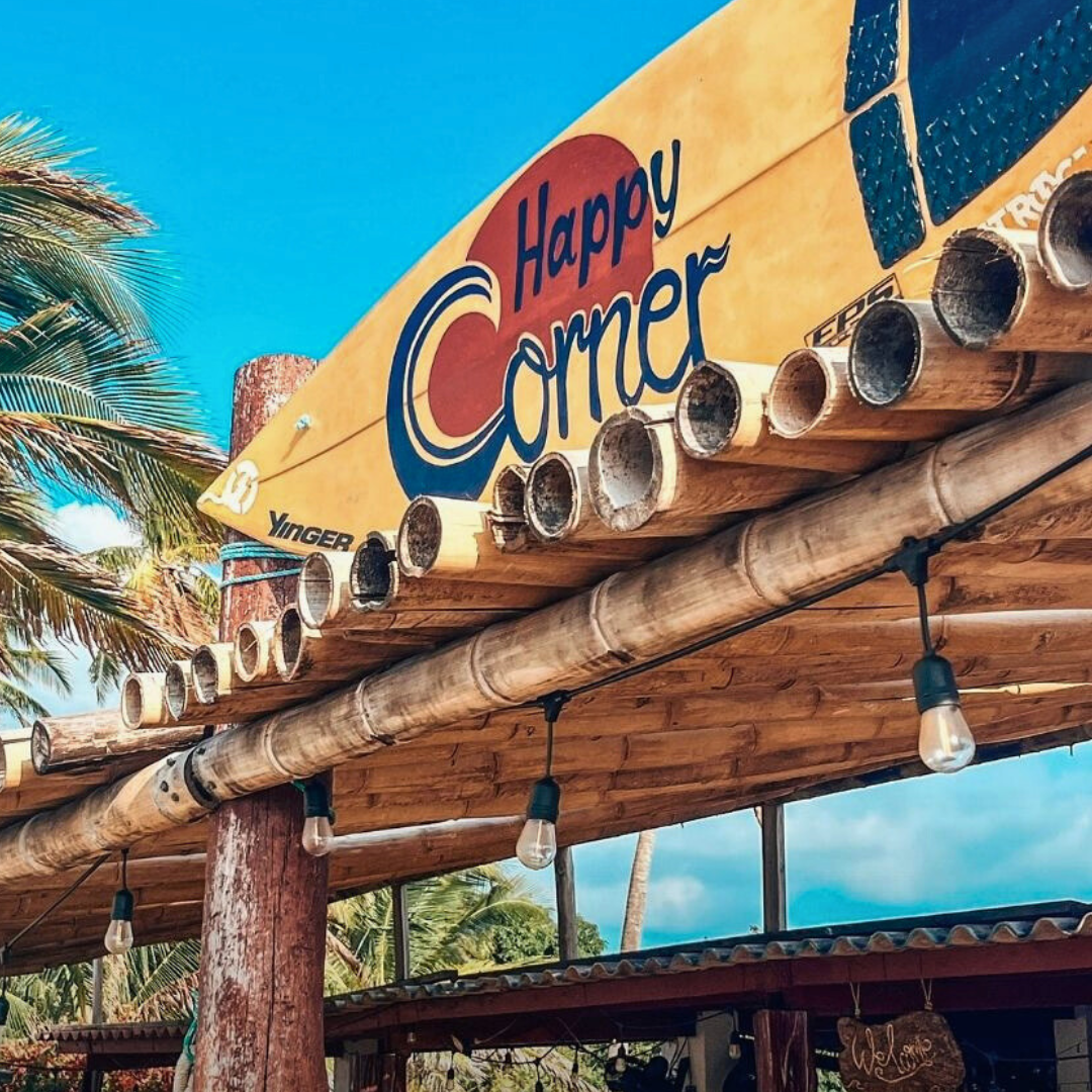 2 Corvinas Fritas + Orden de Almejas + Patacones o papas y Ensalada +  Cubetazo de Cerveza por $20 en Happy Corner Punta Chame