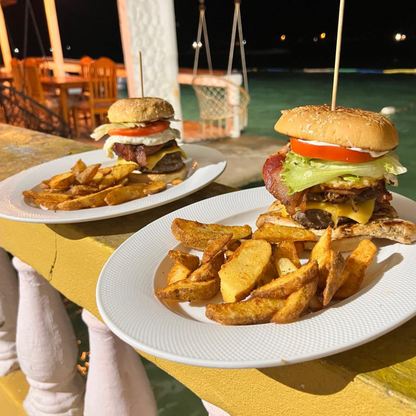 Pasadía de Playa para 1 Adulto y 3 Niños + Almuerzo con Bebida + Traslado de Lancha por $25 en el Hotel Cocotal Isla Grande