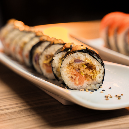 2 Rollos de Sushi del Menú + Entrada de Siu Mai Frito o Edamames + 2 Bebidas por $18 en Tataki
