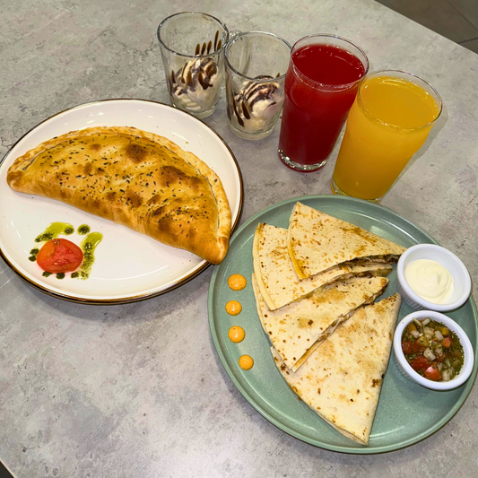 Combo Valenti’s: Quesadilla Rellena + Pizza o Calzone + 2 Bebidas + 2 Helados por solo $11