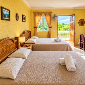 Estadía de 1 Noche en El Valle de Antón para 2, 3 o 4 Personas + Desayuno Incluido
