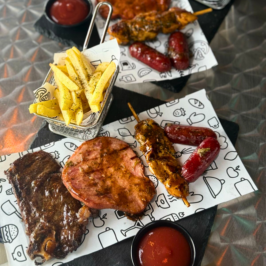 2 Parrilladas Mixtas + Cubetazo de Cervezas Nacionales o Sodas por $18 en 4ToGo Grill & More