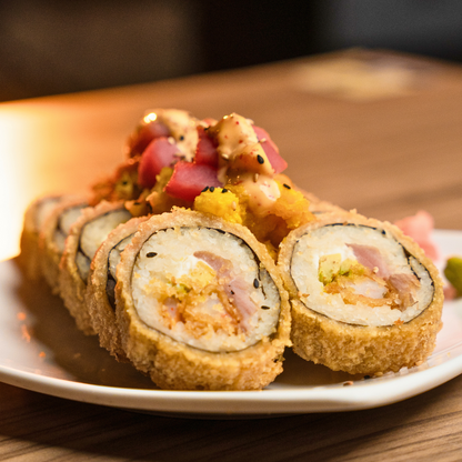 2 Rollos de Sushi del Menú + Entrada de Siu Mai Frito o Edamames + 2 Bebidas por $18 en Tataki