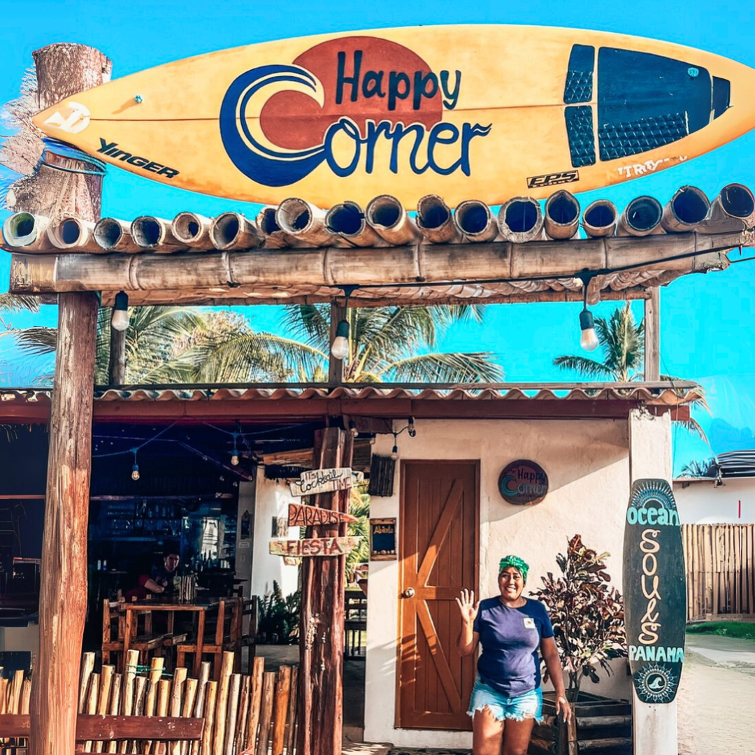 2 Corvinas Fritas + Orden de Almejas + Patacones o papas y Ensalada +  Cubetazo de Cerveza por $20 en Happy Corner Punta Chame