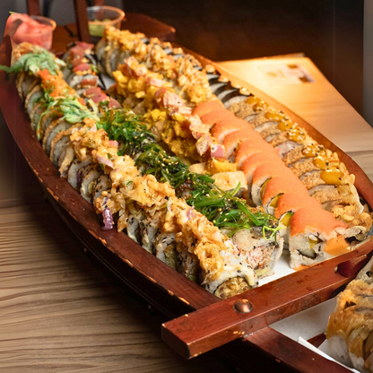 El Barco de 100 Piezas de Sushi  + 2 Jarras de Sangría o 1 Botella de Vino o 1 Jarra de Mojito por $75 en Tataki