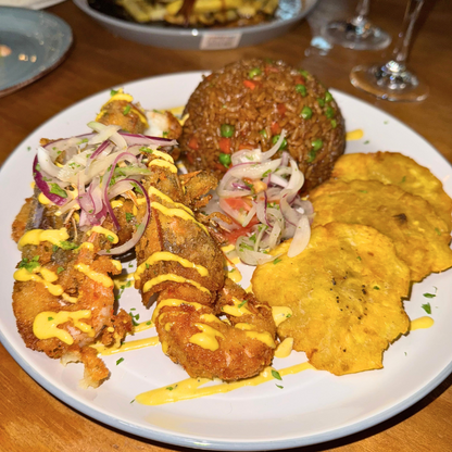 2 Platos Fuertes + 1 Entrada de Causa Peruana Para Compartir + 2 Bebidas por $15 en Bocca Lima