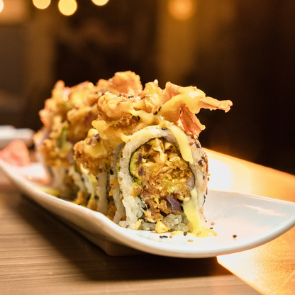 2 Rollos de Sushi del Menú + Entrada de Siu Mai Frito o Edamames + 2 Bebidas por $18 en Tataki