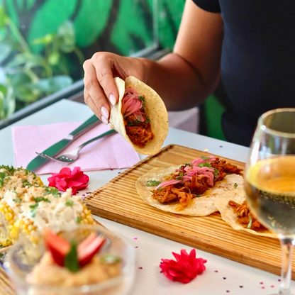 El Combo de Comida Mexicana Más Chingón de la Ciudad por $25 en Juana Tranquila