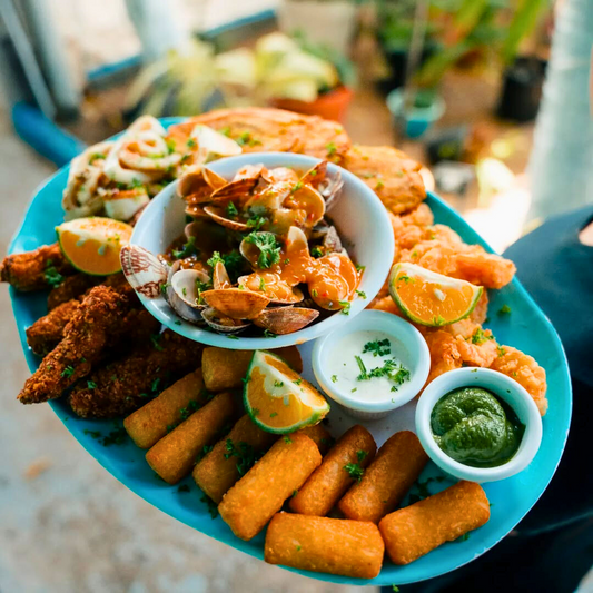 Picada de Mar + 4 Cervezas Nacionales por $25 u Opción con Cubetazo de Cervezas por $27 en Praia Veracruz
