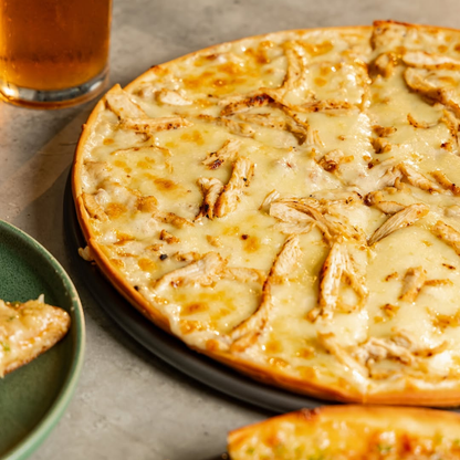 Pizza Grande de 14" + 24 Wings + 4 Bebidas + 4 Helados por $30 en Valenti's