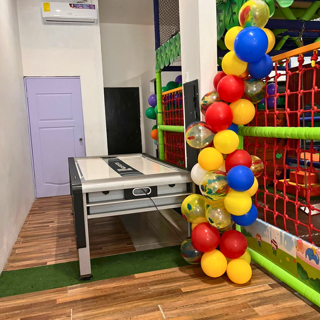 Juego por tiempo Ilimitado + Popcorn con Soda para 2 niños por $15 en The Fun Factory