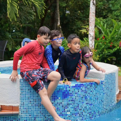 Pasadía con Piscina + Club Sandwich + Jarra de Té Frío + Brownie con Helado para 4 personas por $30 en Hotel Albrook Inn