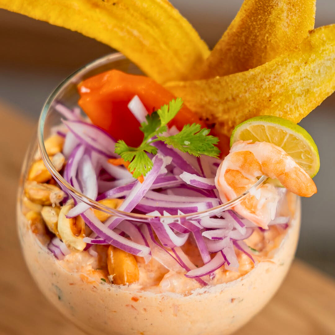 Paga $20 y Consume $40 en todo el menú de comidas y bebidas en Rico Sabor del Perú Brisas del Golf