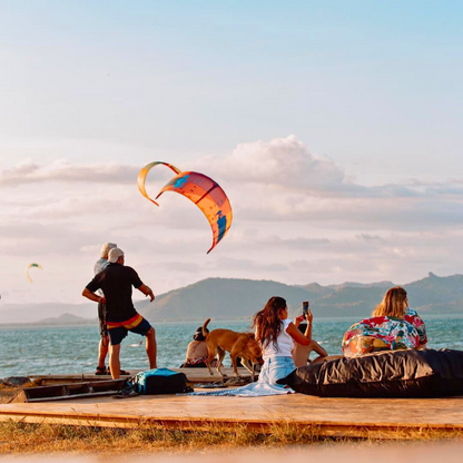 Pasadía en Playa con Piscina + Almuerzo + Uso de Paddleboard por $29 en Solé Beach Club