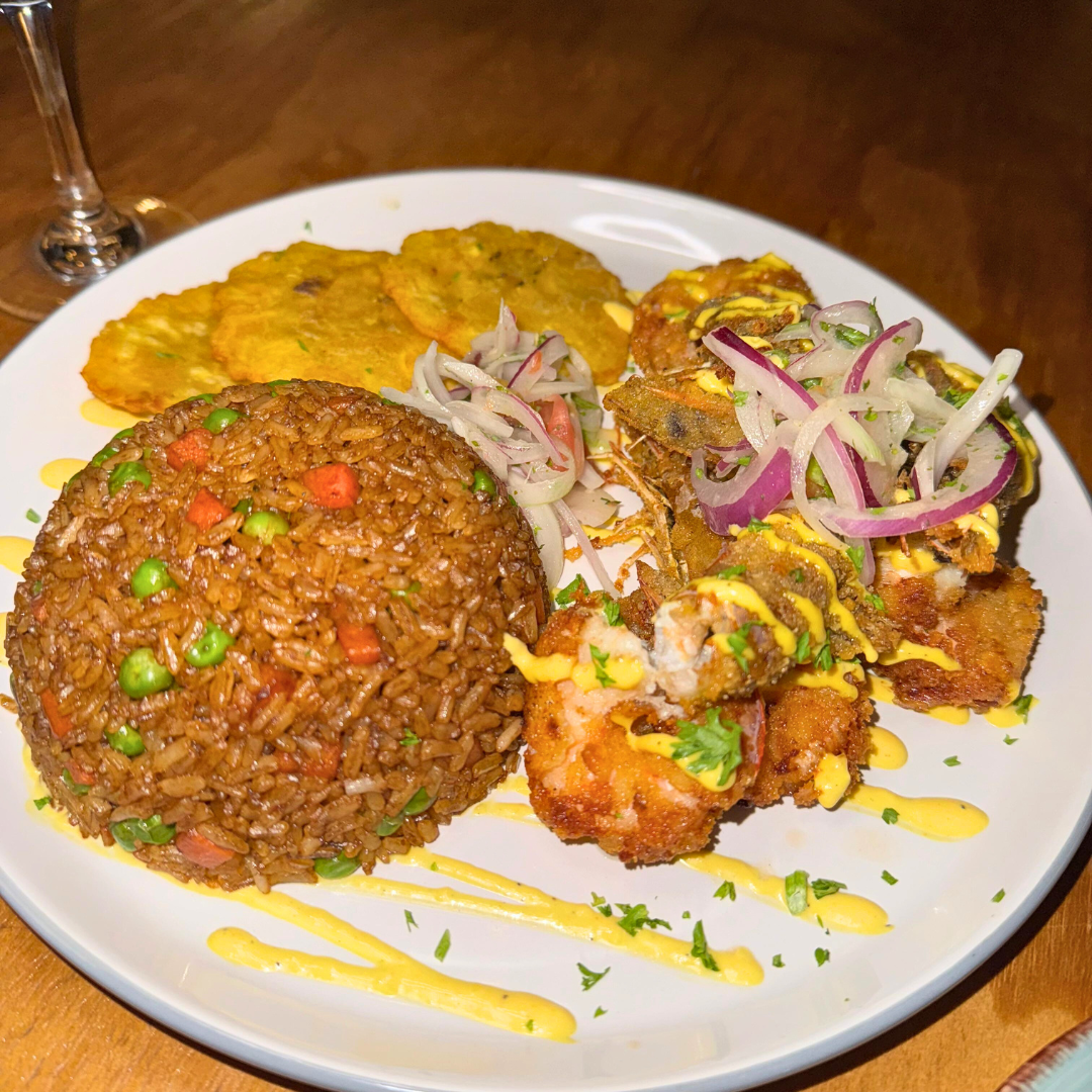 2 Platos Fuertes + 1 Entrada de Causa Peruana Para Compartir + 2 Bebidas por $15 en Bocca Lima