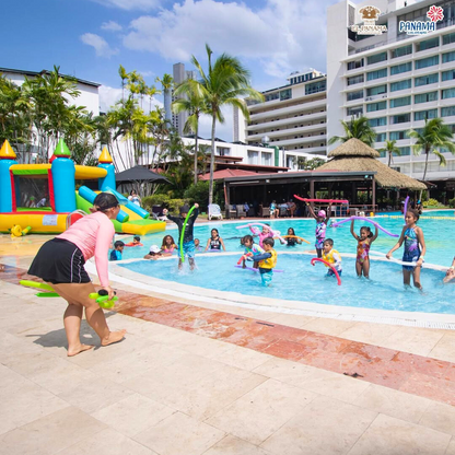 Pasadía para 2 Adultos y 2 Niños con Habitación + Combo Club Sándwich por $79 en Hotel El Panamá