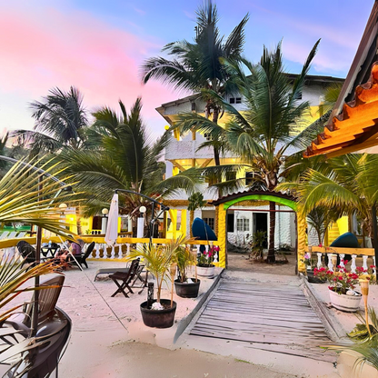 Estadía en Isla Grande con Desayuno, Almuerzo y Cena para 2 Personas desde $130 en Hotel Cocotal
