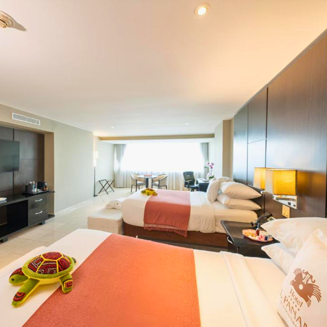 Experiencia Grand Stay con Desayuno Buffet + Cena Buffet + Uso de las instalaciones para 2 personas por $140 en Hotel El Panamá
