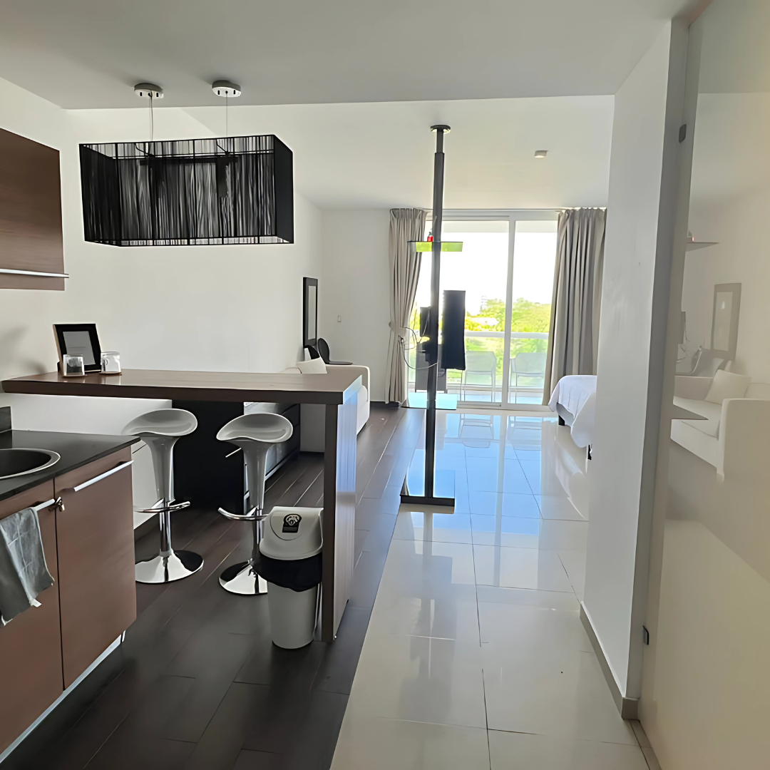 Estadía en Playa Blanca Town Center Suites para hasta 4 personas desde $89