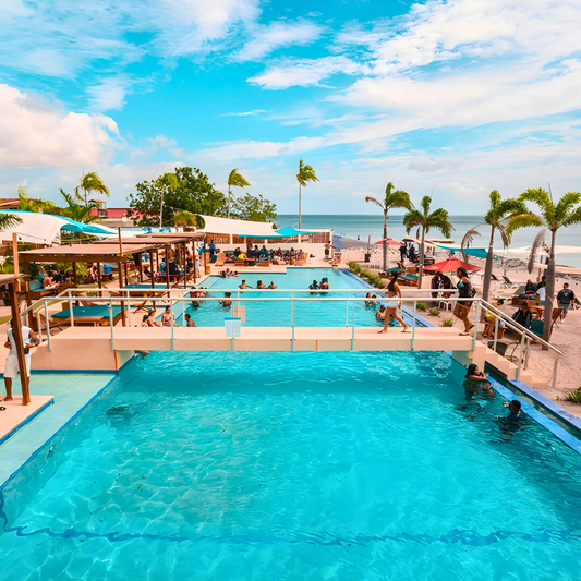 2x1 en Entradas desde $7.50 + Opción de Cubetazo o Comida en Bikini Beach Club