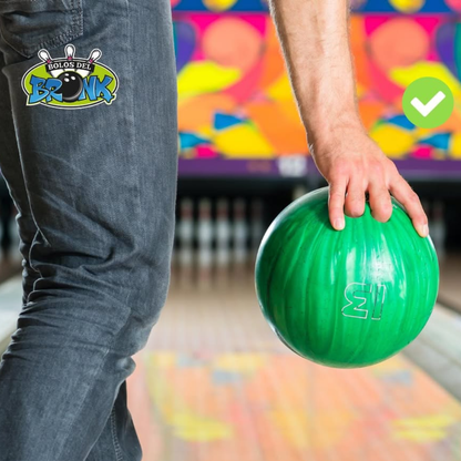 1 Hora y Media de Bolos + Zapatos + 15 Alitas por solo $35 en Bolos del Bronx