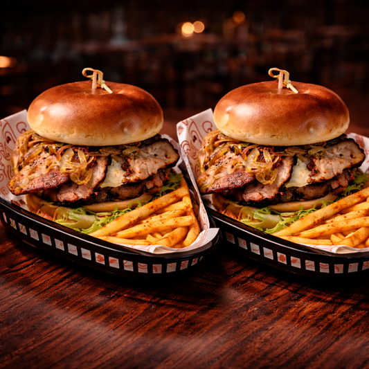 2 Salvaje Burgers + Papas Fritas por solo $13.75 en Alitas Salvajes Pub