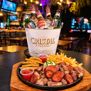 Picada Mixta de 4 Carnes + Bucket de Cervezas para 2 Personas