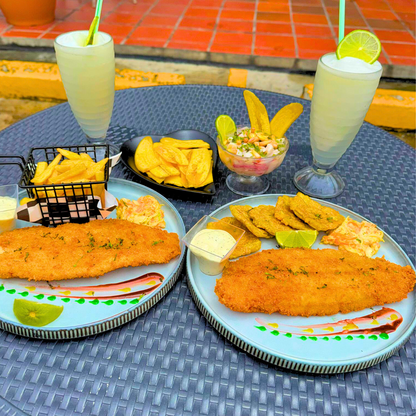 2 Filetes de Pescado + Ceviche para Compartir + 2 Limonadas por $15 en La Cevichería Brisas del Golf