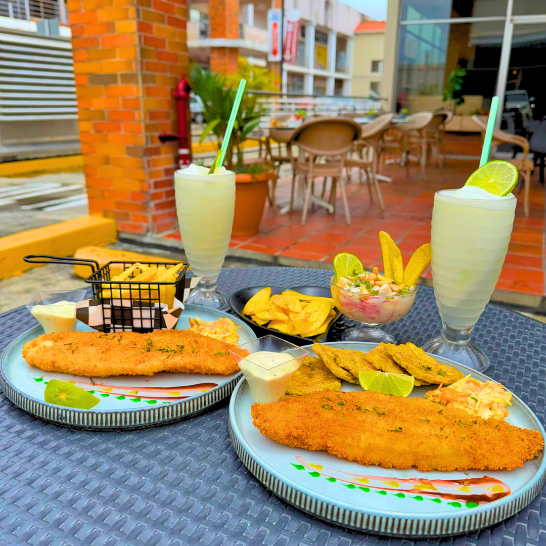 2 Filetes de Pescado + Ceviche para Compartir + 2 Limonadas por $15 en La Cevichería Brisas del Golf
