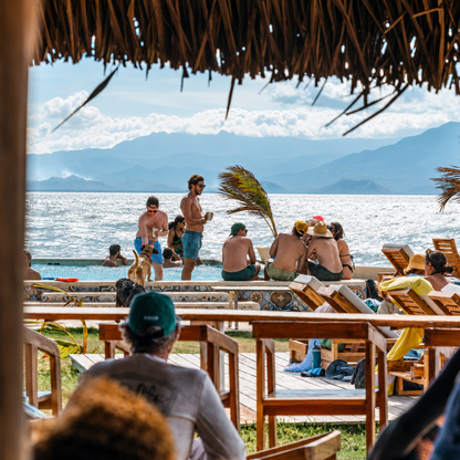 Day Pass para 2 personas con Piscina, Playa, Pescado Frito, Cervezas y Jet Ski por $79 en Solé Beach Club