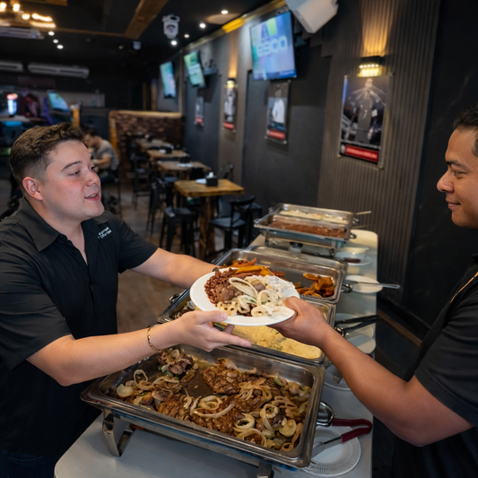 Almuerzo Ejecutivo Buffet para 2 personas por solo $12 en Diva Sport Bar