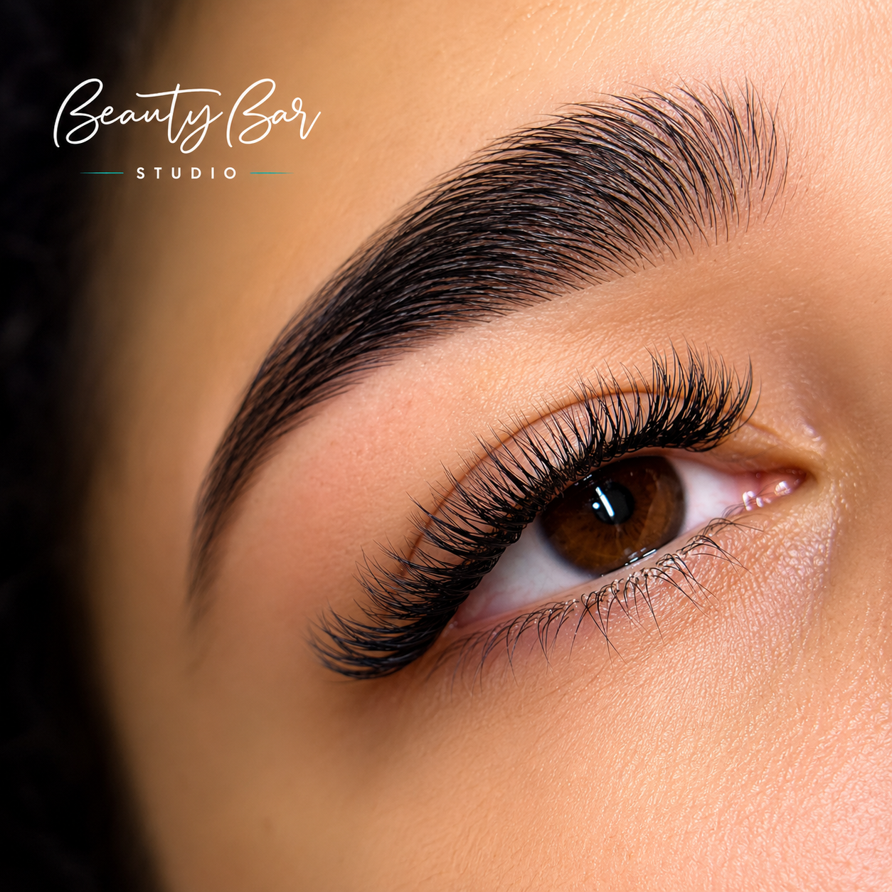 Cejas y Pestañas Perfectas por solo $18 + Depilación de Bozo Gratis en Beauty Bar by Nia