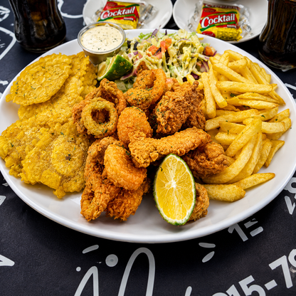 Picada para 2 Personas+ 2 Ceviches + 2 Sodas por solo $20 en Marisquería Don Chalo