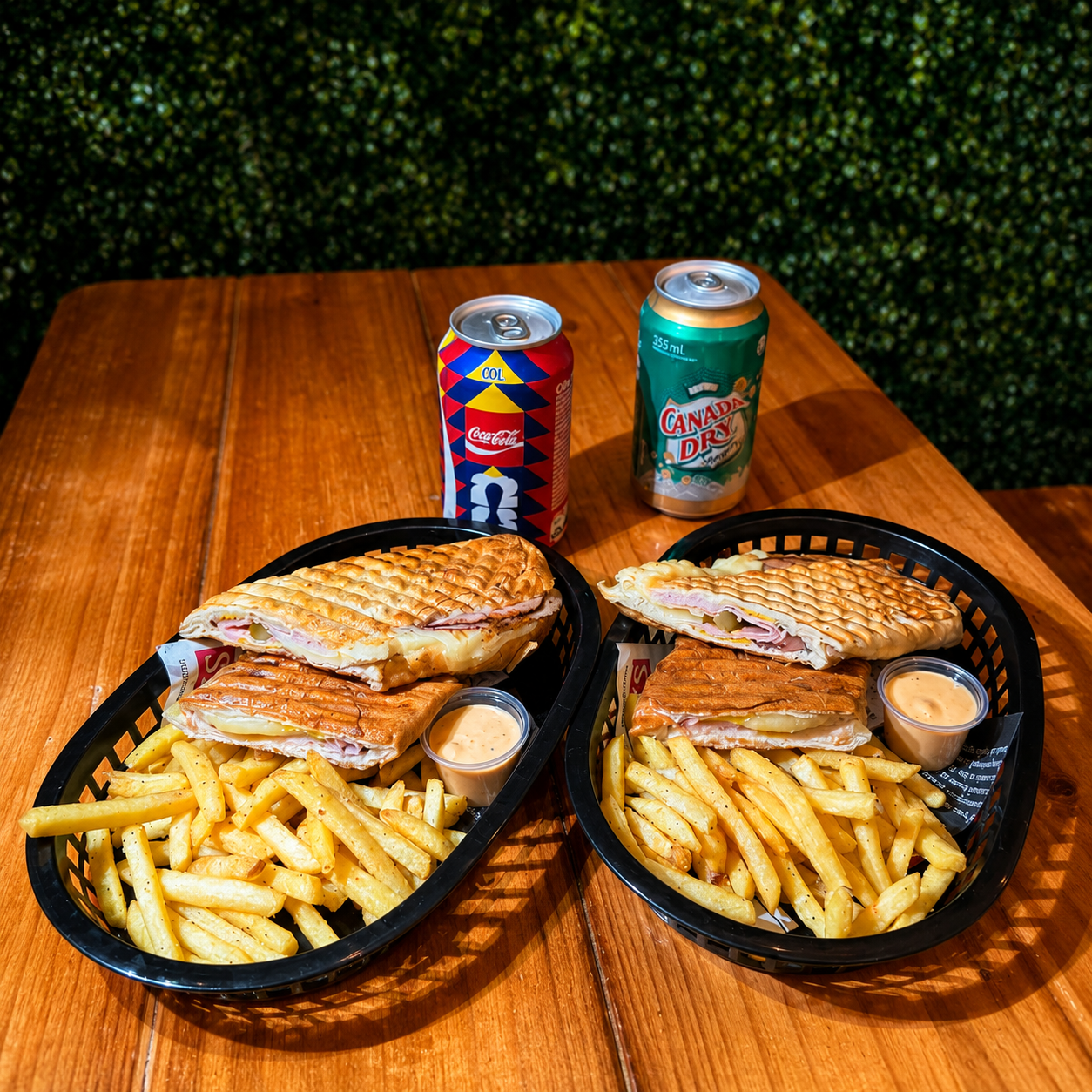 2 Sándwiches Cubanos + Papas Fritas + 2 Sodas por solo $10 en Chef Pepin