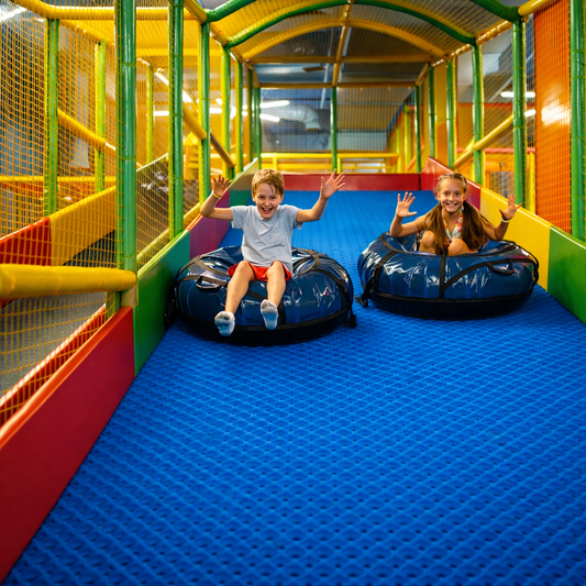 1 Hora de Diversión para 2 Niños + 2 Combos de Hot Dog y Soda por solo $18 en Funpark (Anclas Mall)