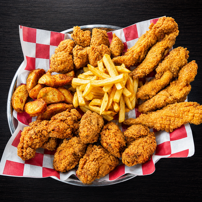 All You Can Eat de Boneless, Alitas, Chicken Tenders y Papas para 2 Personas por solo $20 en Alitas Salvajes Pub
