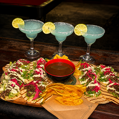 12 Tacos Variados + Plátanos Artesanales + 2 Cubetazos de Coors o 3 Margaritas por $20 en La Fábrica