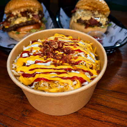 2 Burgers Americanas + Salchipapa + 2 Té Frío por solo $12 en Portus Food Truck