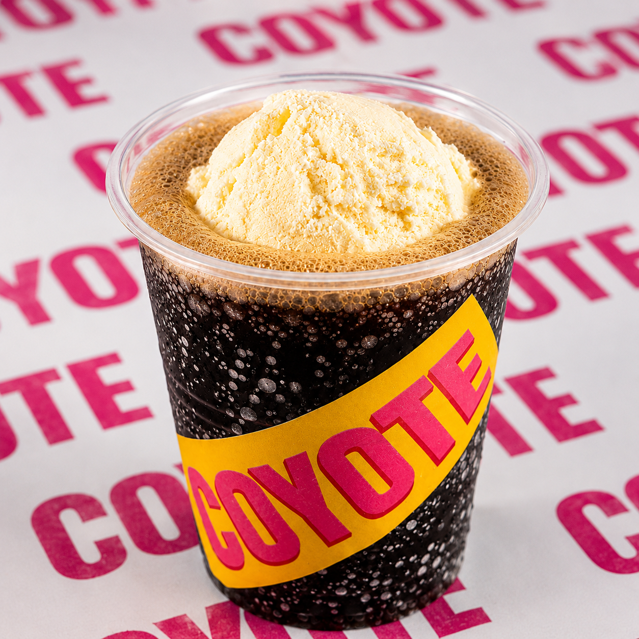 2 Coyote Dogs + 2 Elotes + 2 Bebidas desde $15 en Coyote Brisas del Golf
