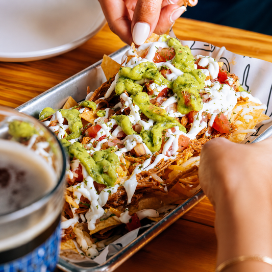 Big Nachos + Jarras Artesanales para compartir desde $20 en El Perico Mañoso