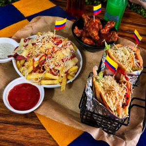 2 Arepa Burgers + Alitas Jumbo + Salchipapa Clásica + 3 Sodas por $10 en L' Coste Burguer