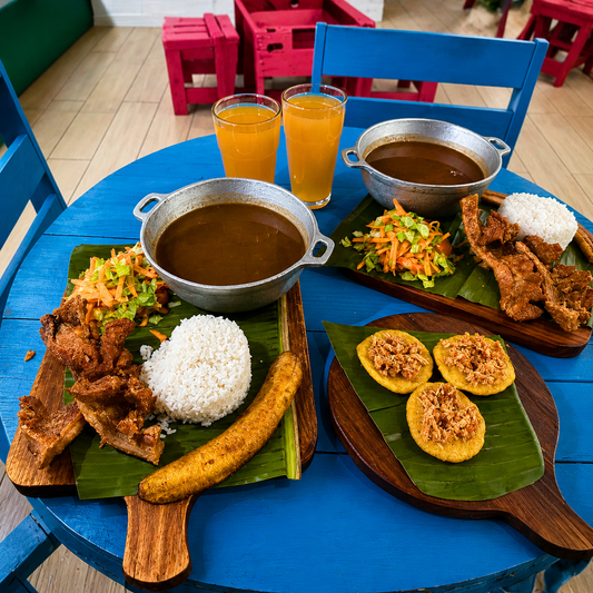 2 Platos Fuertes Montañeros + Entrada + 2 Limonadas por solo $15 en Locombia