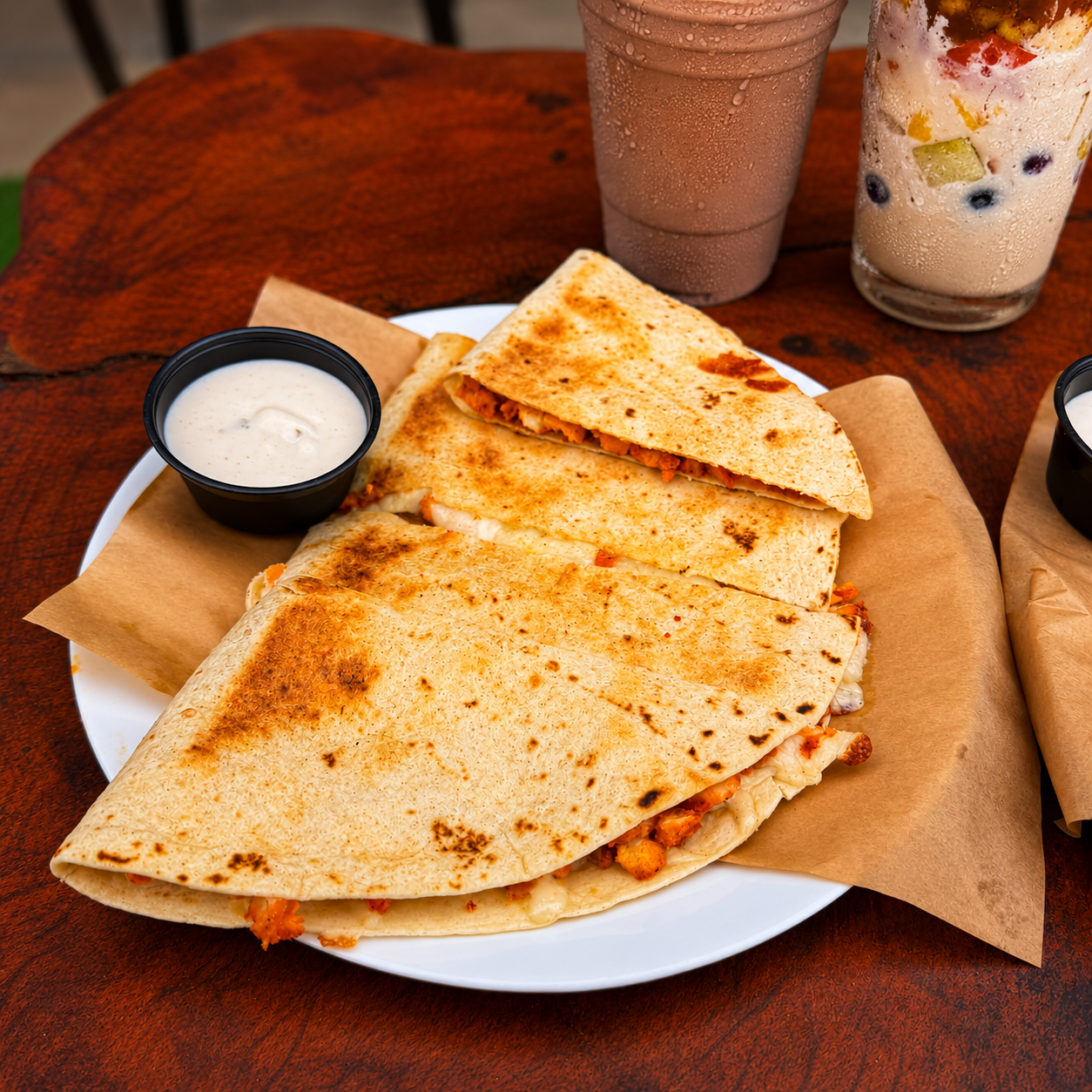 Wraps o Quesadillas + Ensalada de Frutas + Bebidas por solo $16 en Ay Bendito Batido