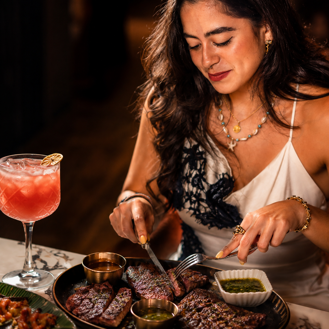 Paga $20 y Consume $35 en Todo el Menú de Social Experiences