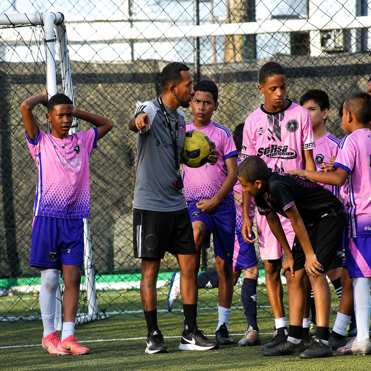 1 Mes de Entrenamiento de Fútbol para Niños y Jóvenes desde Sub6 hasta Sub16 por $25 en Sánchez Soccer Academy