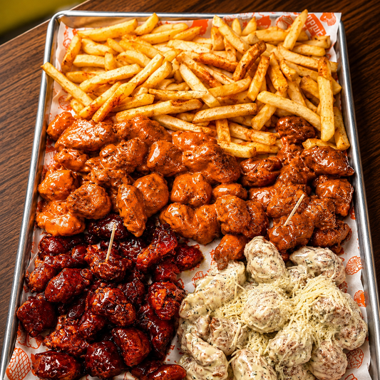 80 Chicken Bites + Papas + 6 Salsas + 3 Bebidas por solo $20 en Alitas Salvajes Pub