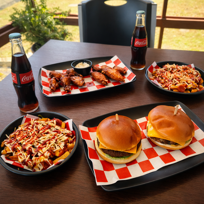 2 Burgers de Pollo o Carne + 2 Salchipapas + 10 Alitas + 2 Sodas por solo $12 en Bokattos