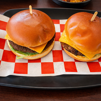 2 Burgers de Pollo o Carne + 2 Salchipapas + 10 Alitas + 2 Sodas por solo $12 en Bokattos