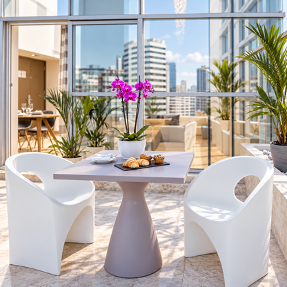 Estadía Deluxe para 2 Personas con Desayuno + Wings + Cubetazo por $79 en Hotel Exe Oriental