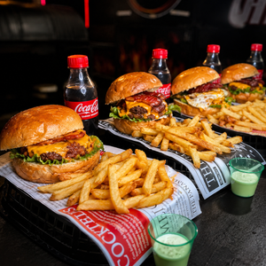 4 Burgers con Papas Fritas + 4 Sodas por $15 en Grill Time – Chiriquí